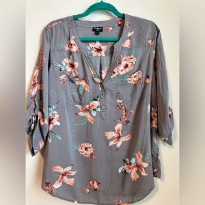 Torrid Slate Grey Floral Harper Blouse Size 1